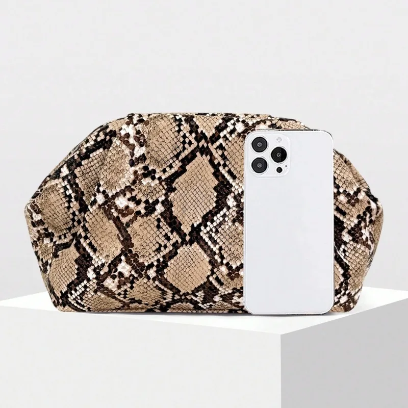 Vintage Snake-patterned Cloud Clutch Bag 2026 Autumn New Retro Snake Skin Patterned Bag Clasp Evening Party Dress Wedding Bag