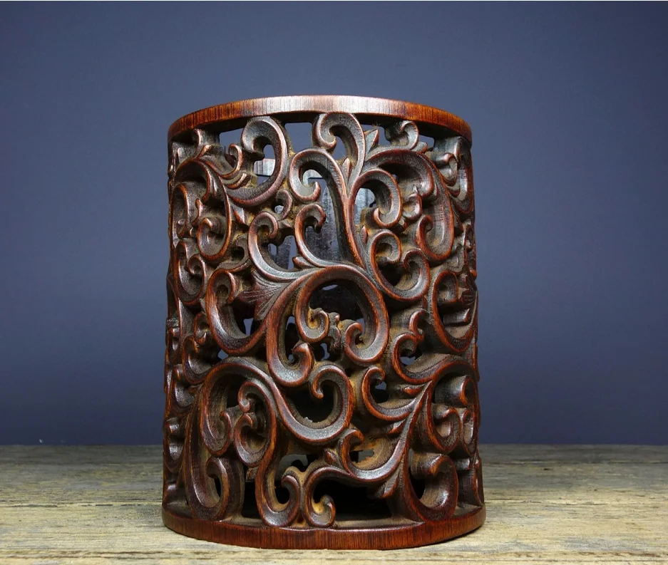 

Pure hand-made bamboo hollowing Ruyi pen holder decoration folk art old objects