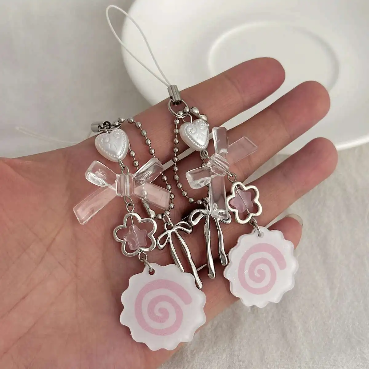 PuRui Exquisite süße Acryl Blume Schleife Liebe Herz Tasche Schlüsselanhänger Trend Rucksack Handy Schlüsselanhänger Hosen Kette Zubehör