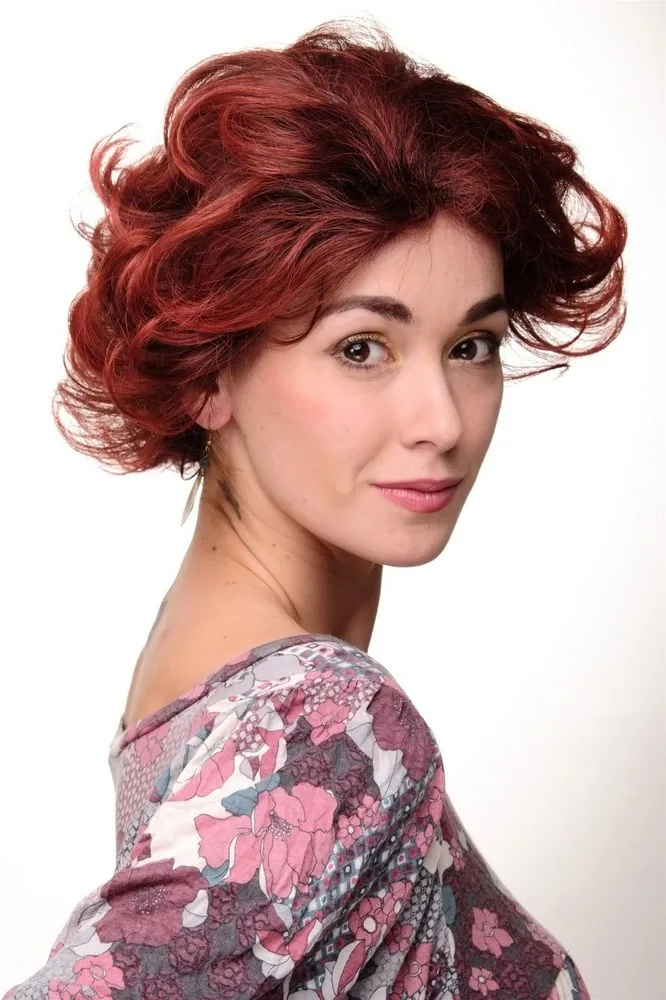 Рисунок 2 - Женский парик с коротким пробором