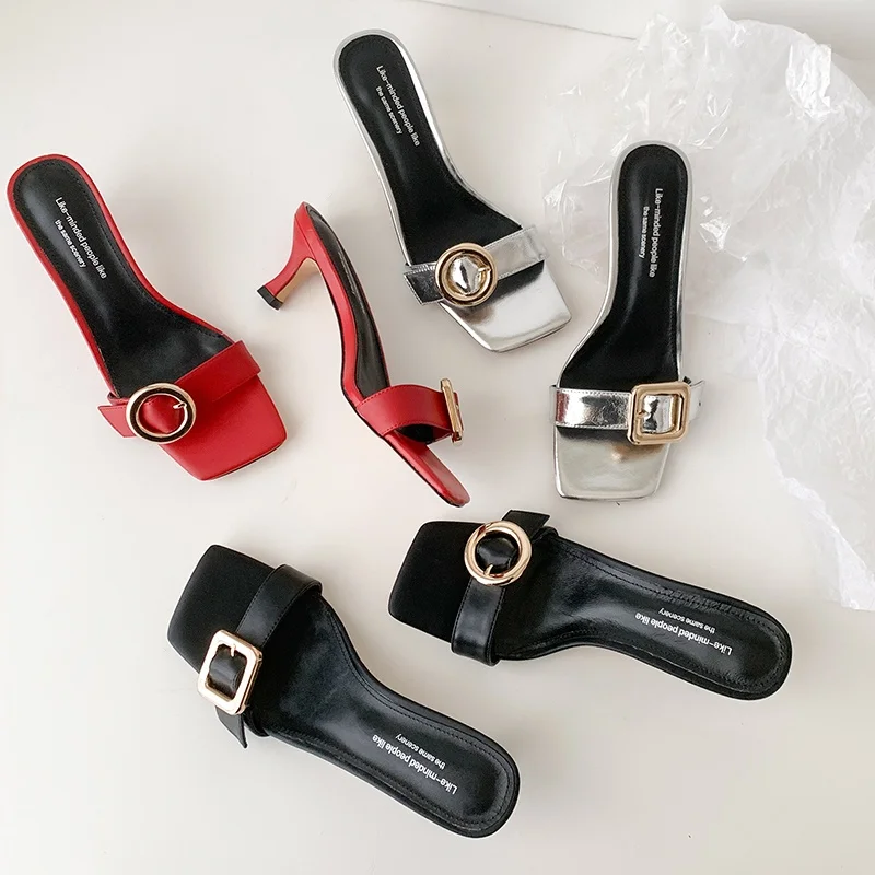 

Concise Design2025 Red Slippers Metal Buckle Summer Beach Flip Flops Shoes Black Thin High Heels Lady Prom Slides Femininos