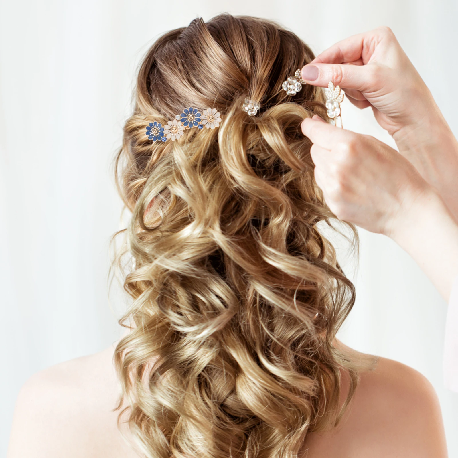 

Spring Hair Clips Daisy Flower Design Lightweight Metal Hairpins For Party Travel Daily Wear Elegant Decoration Hair Clip