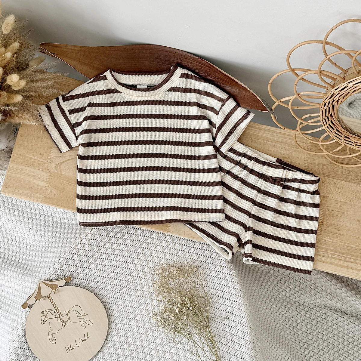 Baju Bayi Musim Panas Warna Krem Set Celana Pendek T-shirt Bergaris Anak Laki-laki Set Celana Pendek Rompi Anak Perempuan Bernapas 0-3 Tahun