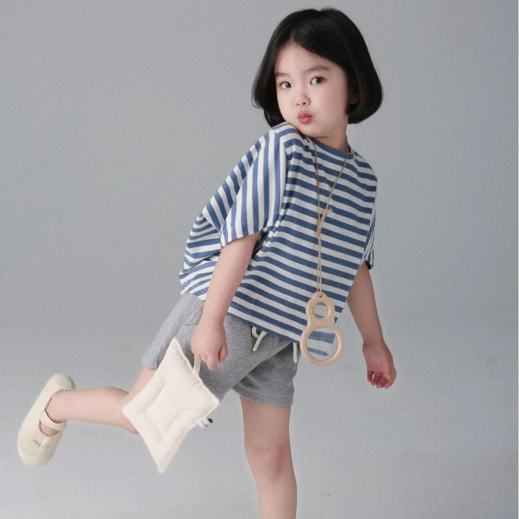 

2024 Spring Summer New Children's Wear Japanese Boys and Girls Striped Bat Shirt Short Sleeved T-shirt Parent Child Clothing