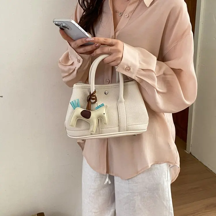 

Elegant Crossbody Handbag High End Luxury Leather Women Handbag Popular Classic Trendy Design Fashionable Bag