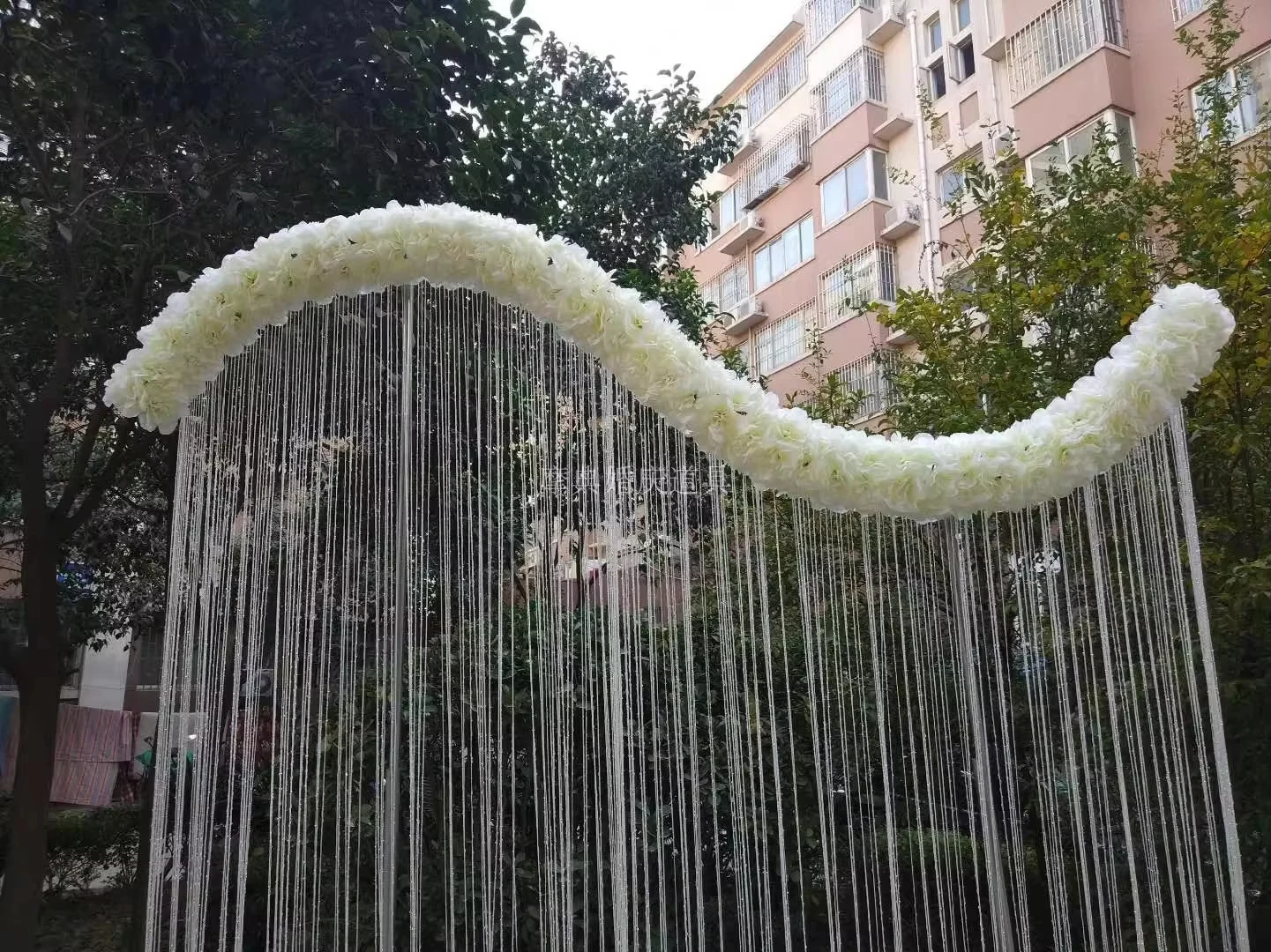 200cm S-förmiger Hochzeitshintergrund-Ständer, Deckenring, gebogener Eisen-Vorhangständer, S-Rack für Hochzeitsfotografie-Requisiten – Detail 3