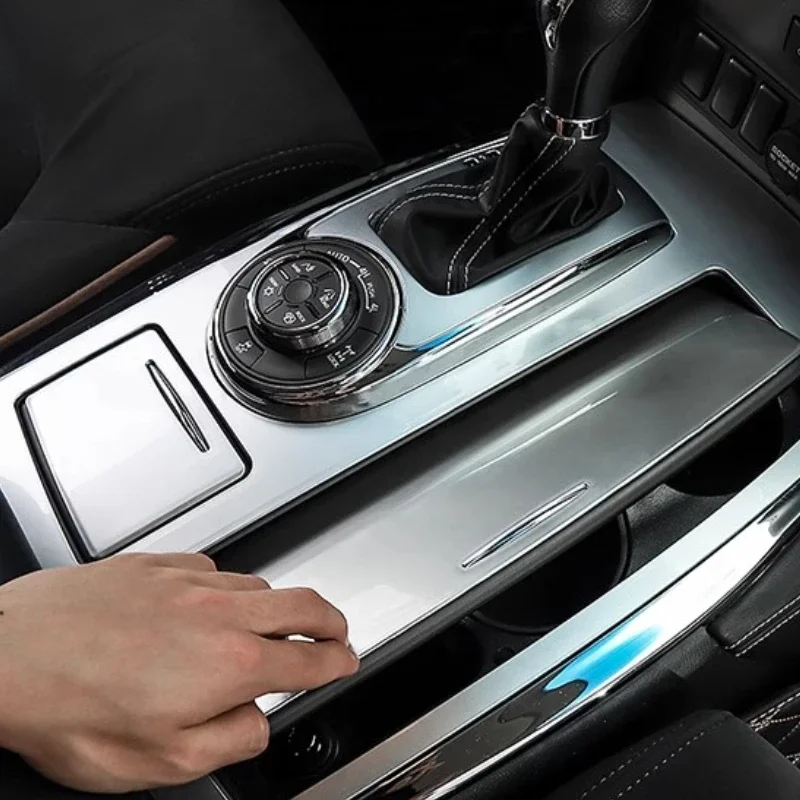 

Декоративная накладка на центральную консоль (подстаканник) для Nissan Patrol Y62 – аксессуары с узором под карбон