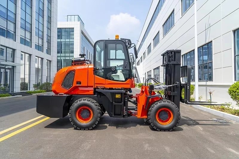 Compliant 5t Articulated Off Road Forklift 4WD Hydraulic Small Turning Radius for All Rough Terrains