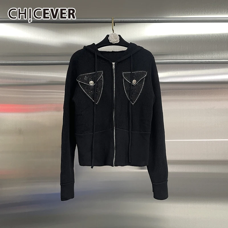 เสื้อสเวตเตอร์ CHICEVER สีดำแบบมีกระเป๋าต่อผ้า ดีไซน์สตรีทแวร์ทรงหลวม แขนยาว มีฮู้ด สำหรับผู้หญิง สไตล์แฟชั่นฤดูใบไม้ร่วง