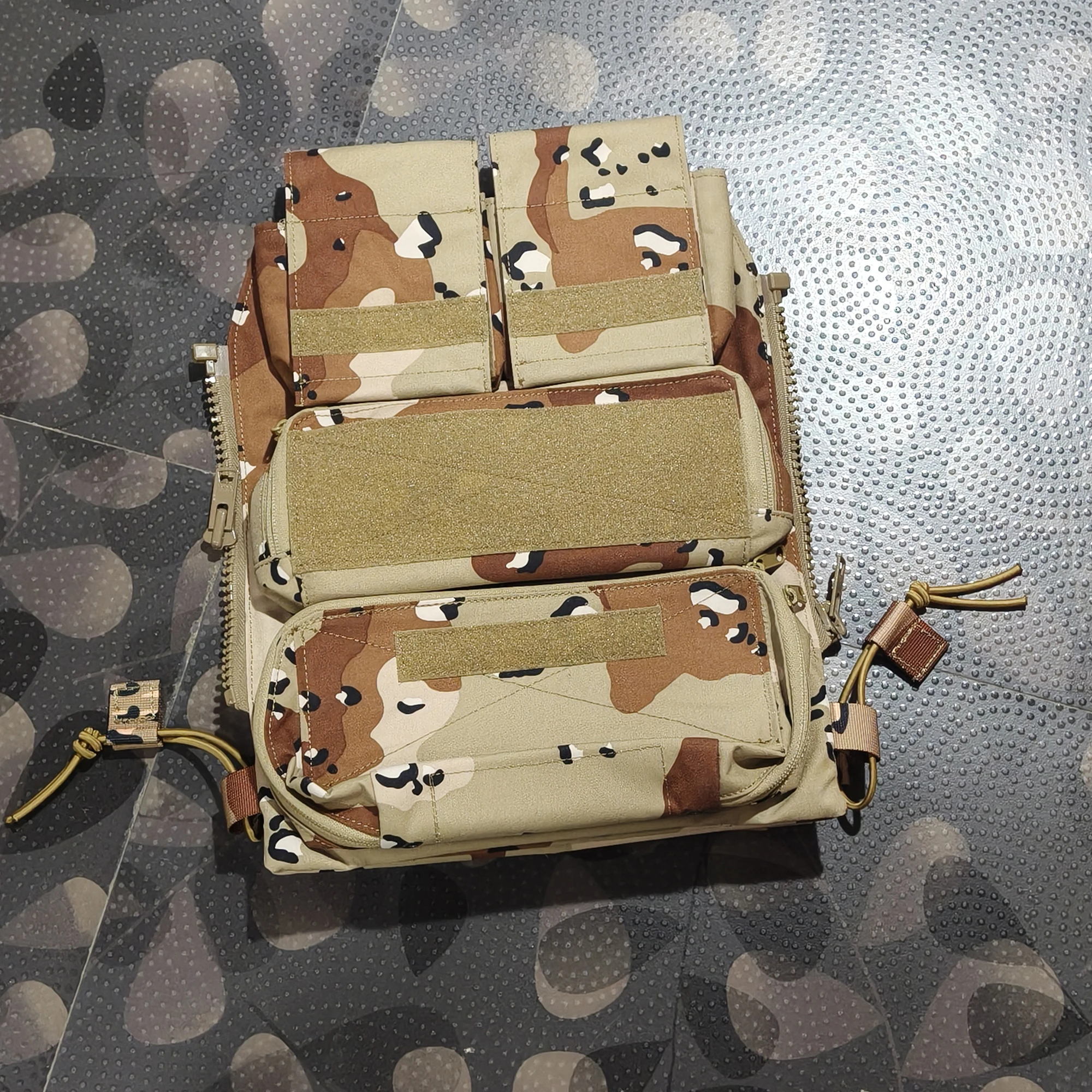 Panel trasero portaplacas MOLLE – Bolsa táctica JPC con cremallera