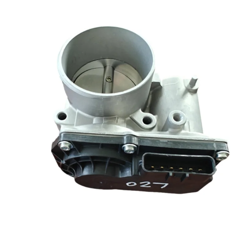 Throttle body PE0-113-640B PE0113640A PE0-113-640A For Mazda 3 CX-3 CX-5 PE0113640B