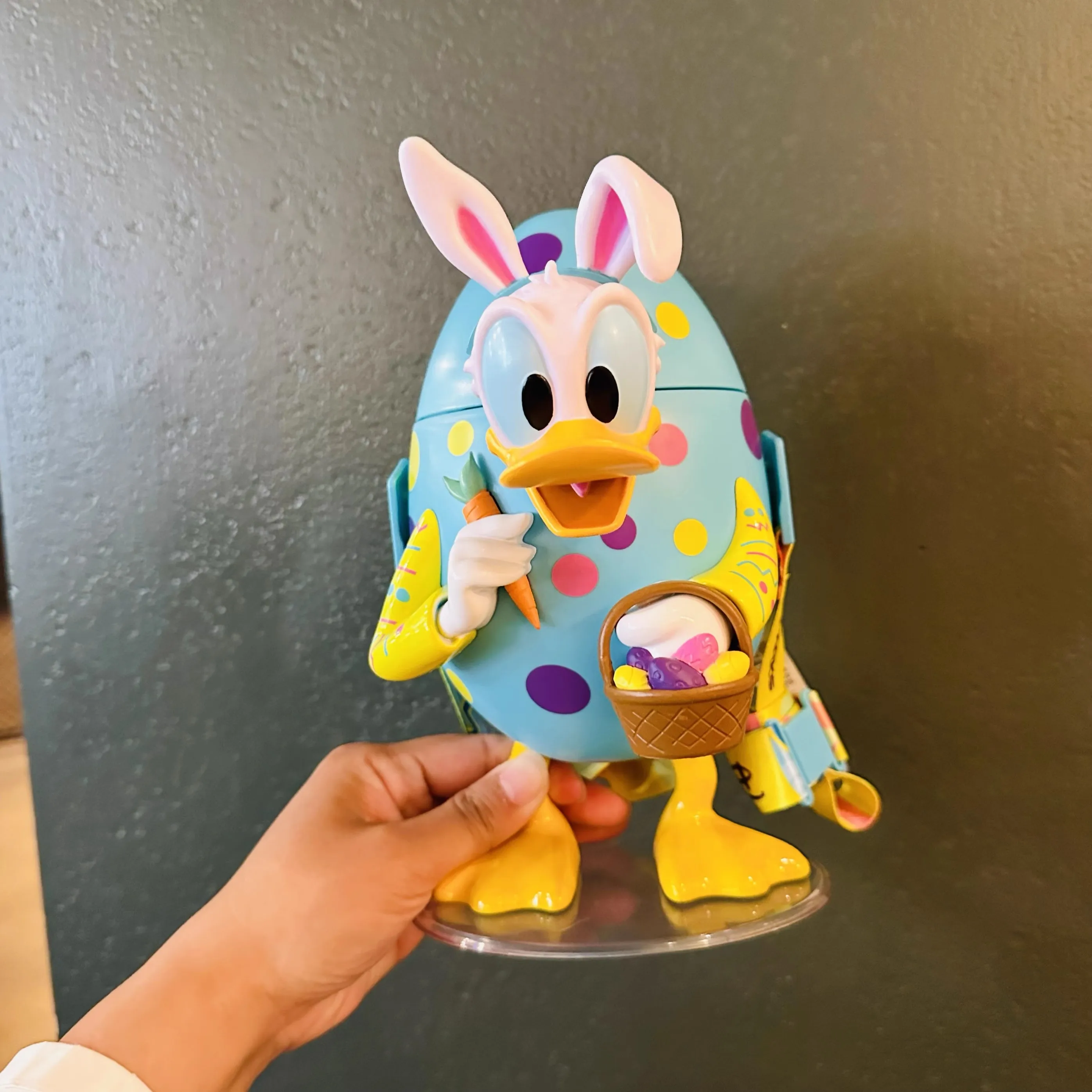 

Shanghai Disney 2024 Springtime Eggs Donald Duck Cartoon-style Drink Cup With Straw for Cold Beverages