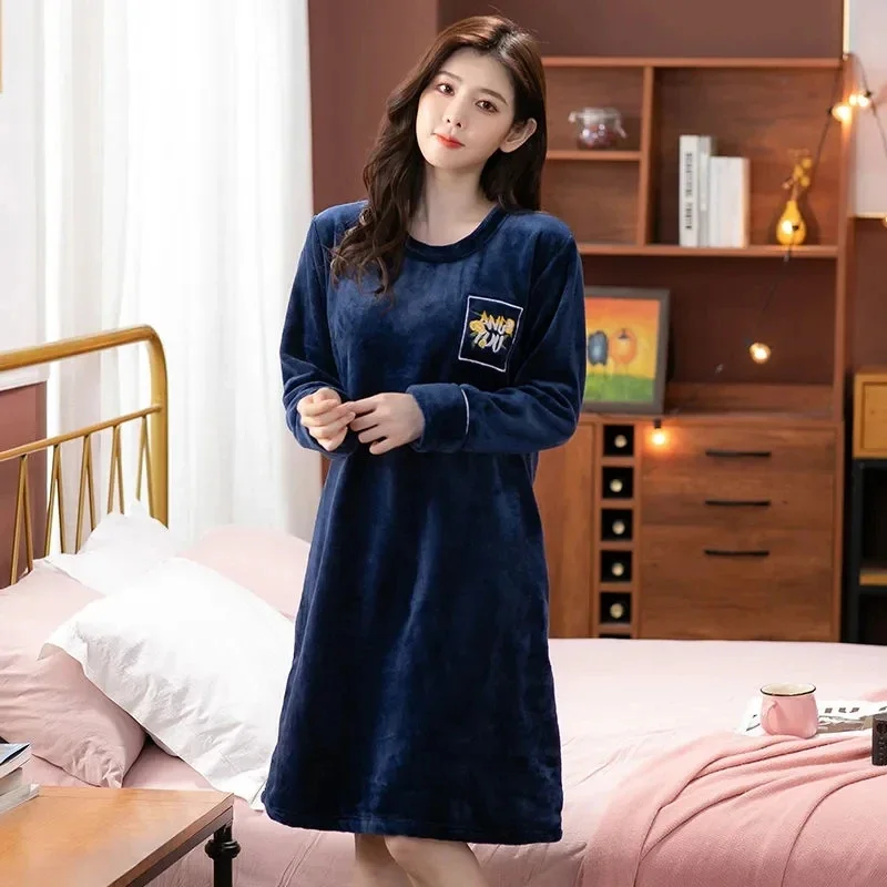 3911-8Autumn and winter women's new high-end women's nightdress thick flannel long over the knee sweet plus size nightdress