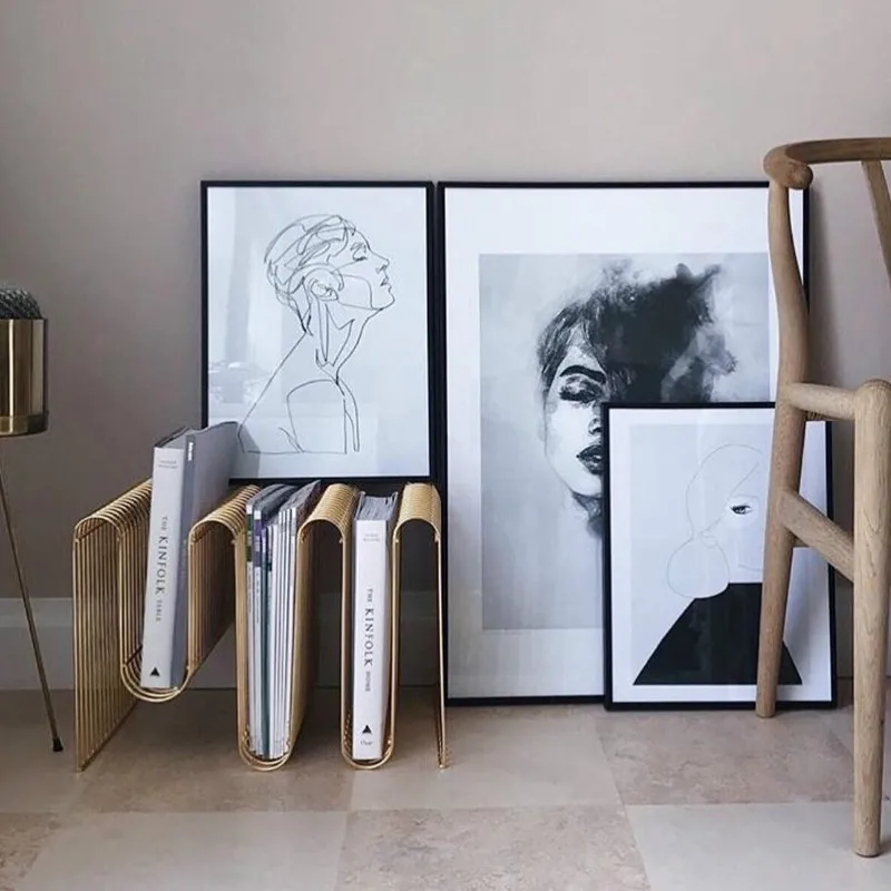 

Minimalist Metal Floor Rack Scandinavian, Creative Magazine Holder and Decorative Stand for Office Lobby, Showroom Display Unit