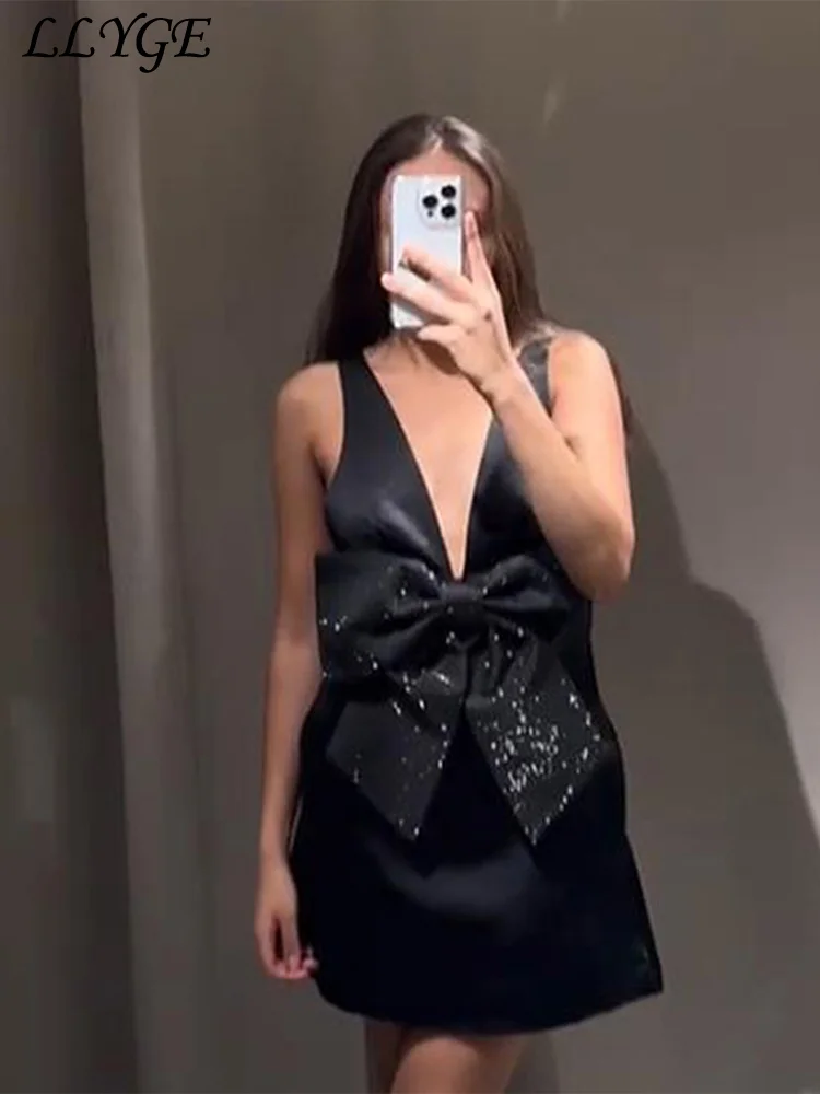 Sexy Sequins Bow Short A-line Dress Women V-neck Backless Sleeveless Female Party Dresses 2025 Spring Lady Chic Cocktail Robes