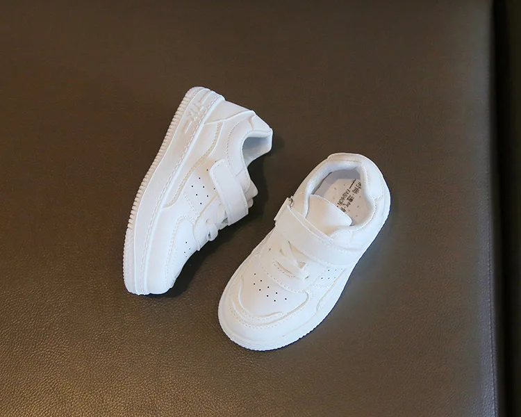 2026 Herbst Kinder-Sneaker Jungen Freizeitschuhe Leder Flache Schüler-Gehschuhe Rutschfeste Mädchen Leichte Sportschuhe – Detail 5