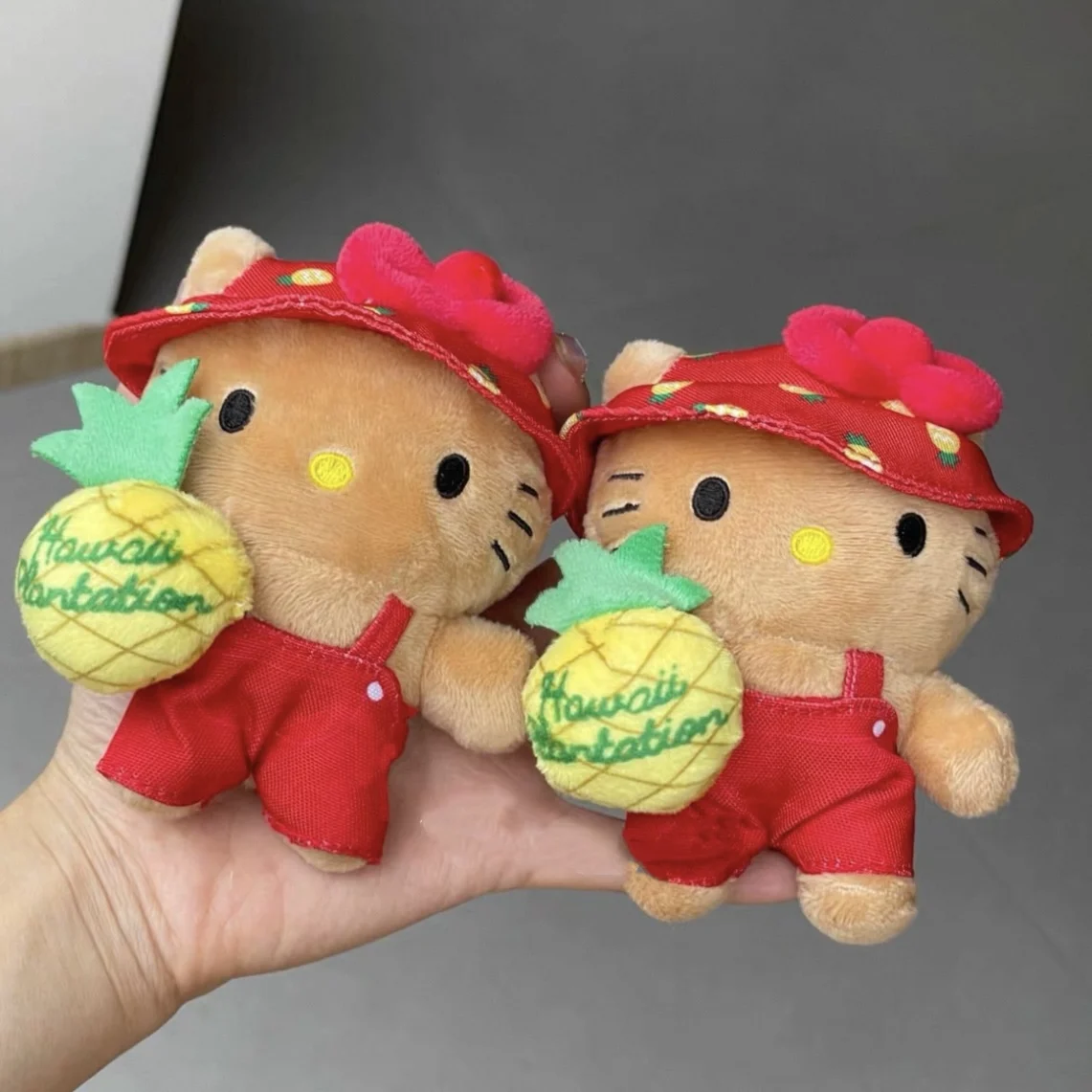 Nuovo MINISO Hello kitty Hawaiian Ananas Orchard Series Doll Ciondolo isola Pelle nera KT borsa dei cartoni animati fascino Giocattoli regalo della ragazza