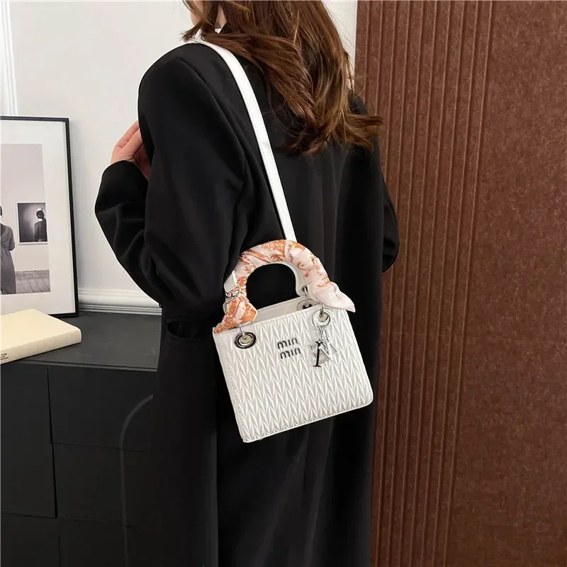 

2025 Spring Fashion! Princess Diana Bag - Exquisite Silk Scarf Embroidery, Versatile Shoulder Carry, Lightweight for Women