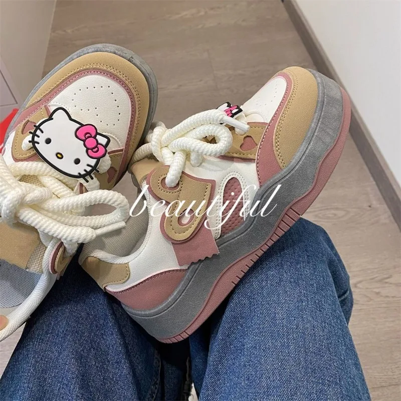 Retro giapponese originale Sanrio Hello Kitty scarpe da tavola primavera nuove scarpe con plateau versatili scarpe da ginnastica Casual scarpe firmate da donna