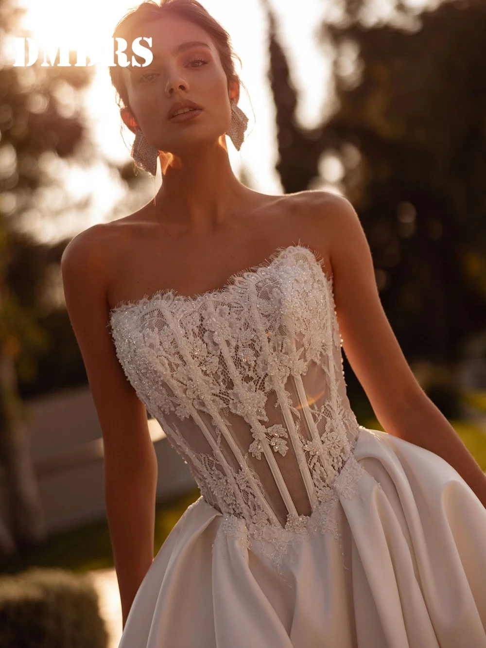 Romantic Strapless Wedding Dresses Formal Sleeveless Bridal Gowns Stylish Floor-Length Wedding Gowns Vestidos De Novia