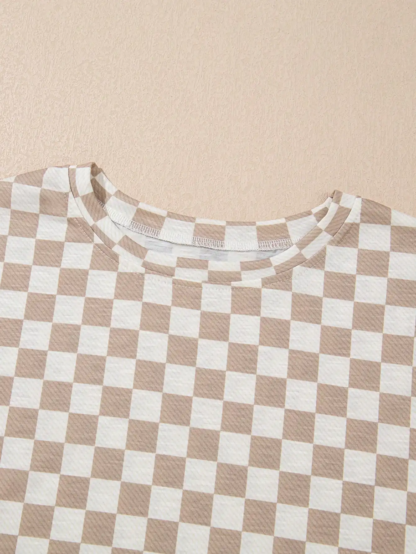 Conjunto de 2 Peças Xadrez Marrom e Branco: Blusa de Manga Curta + Saia de Cintura Alta para Uso Casual e em Casa