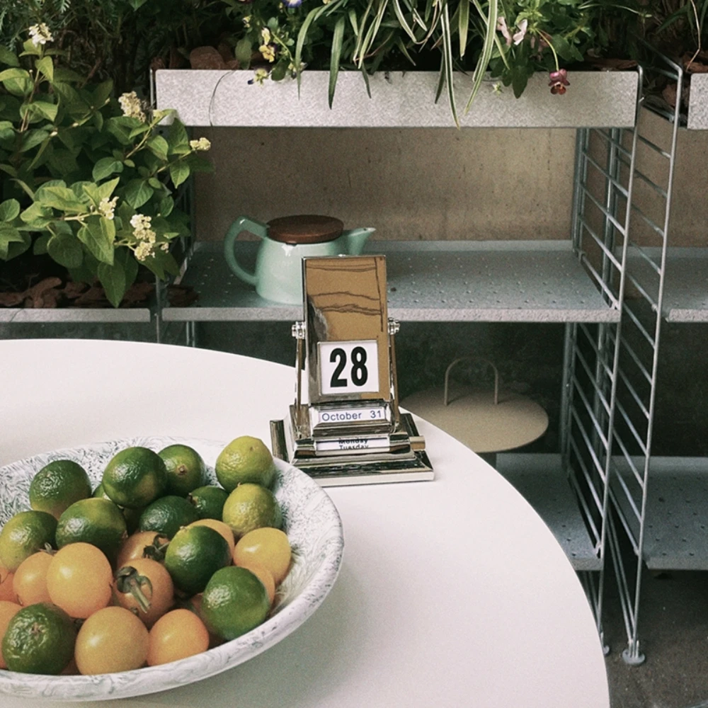 Scandinavian Simple Desktop Home Furnishings Rotating Calendar Metal Desk Calendar Creative Perpetual Calendar Decorations