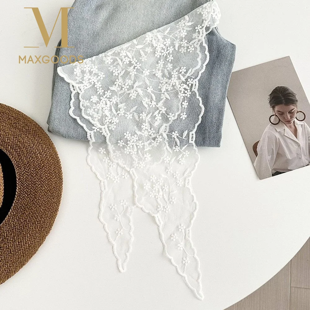 

Белый ажурный треугольный платок-косынка с вышивкой и кружевом, с цветочным узором в пасторальном стиле, тканый, для волос и как накидка на бедра
