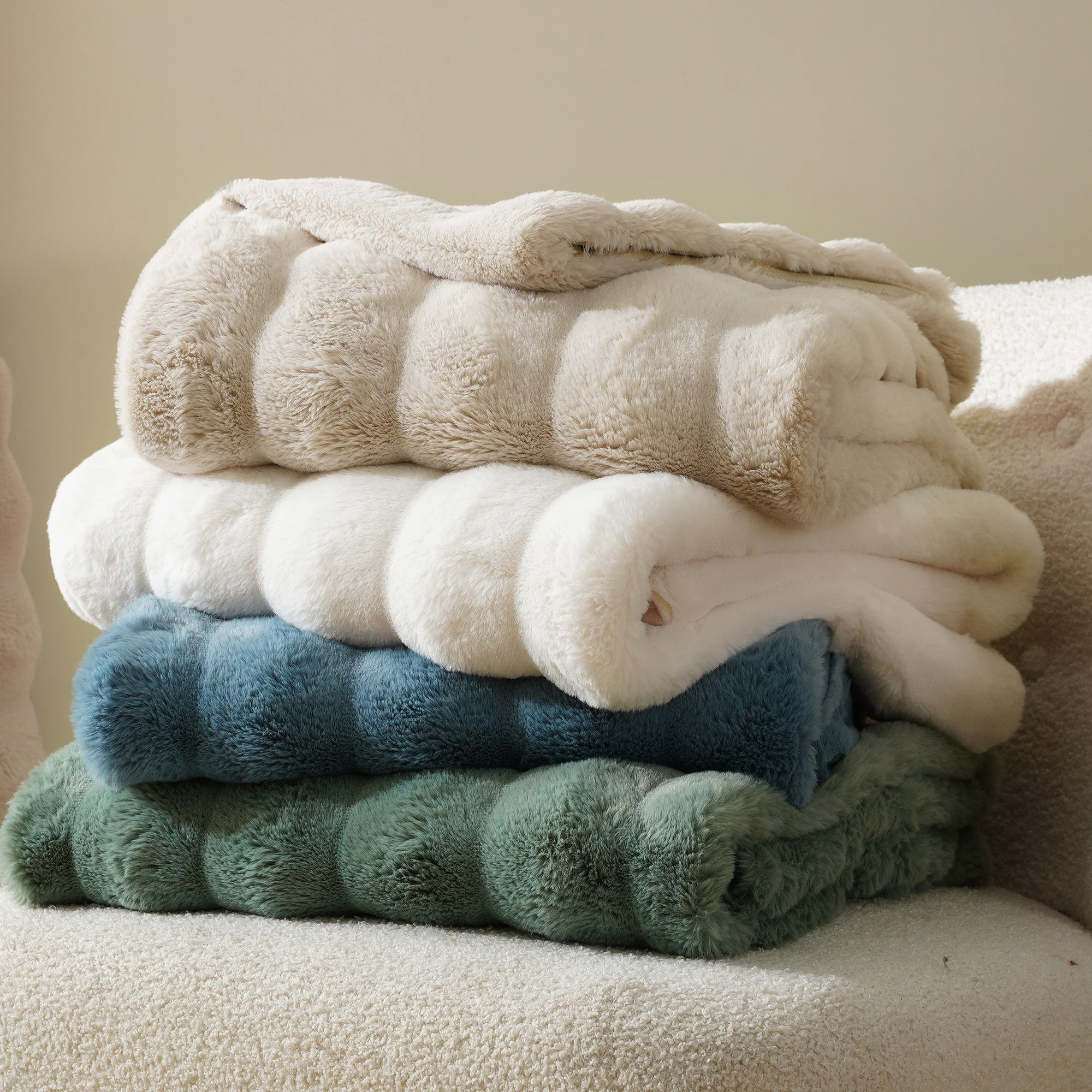 

Одеяло из искусственного меха Battilo, одеяло из искусственного кроличьего меха, пышные плюшевые толстые одеяла для кровати, дивана, мягкое уютное одеяло из пушистой норки