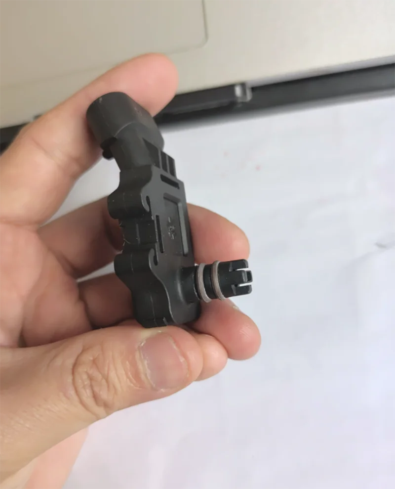 1Pcs Intake Air Pressure Sensor For Mitsubishi,Flyer,Delphi II,Chery Tiggo OE No.:12232201,AMW250118