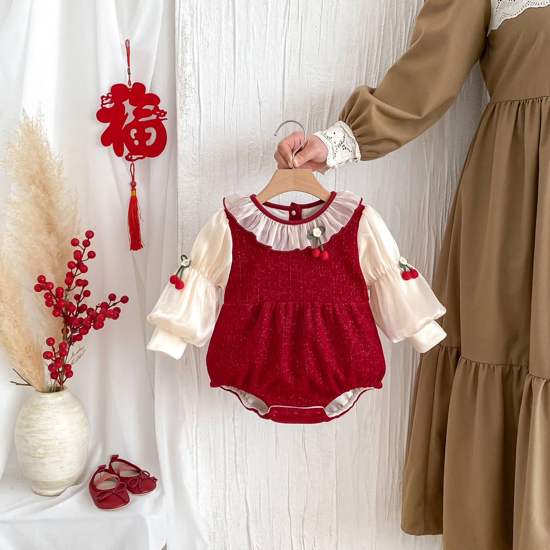 Newborn Girls Winter Rompers Cherry Bubble Sleeve Lace Collar Plus Velvet Warm Baby Girls Bodysuit Spliced Infant Girl Onesies