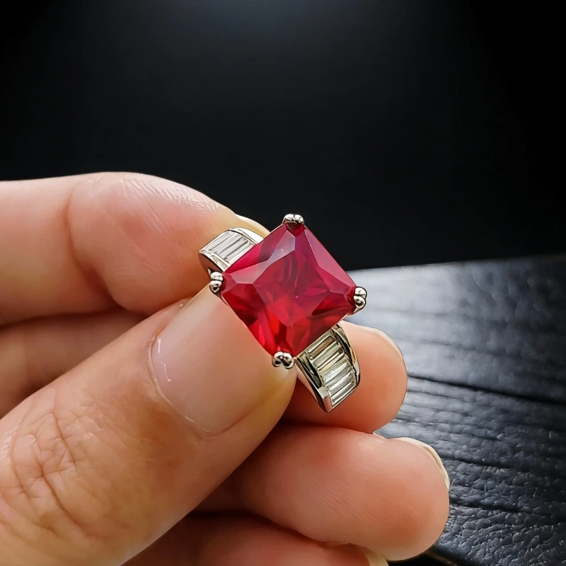

Classic Ladies Fashion Ring - Set with A Long Square Single Diamond Ring - Suitable for Weddings - A Quality Jewelry Gift