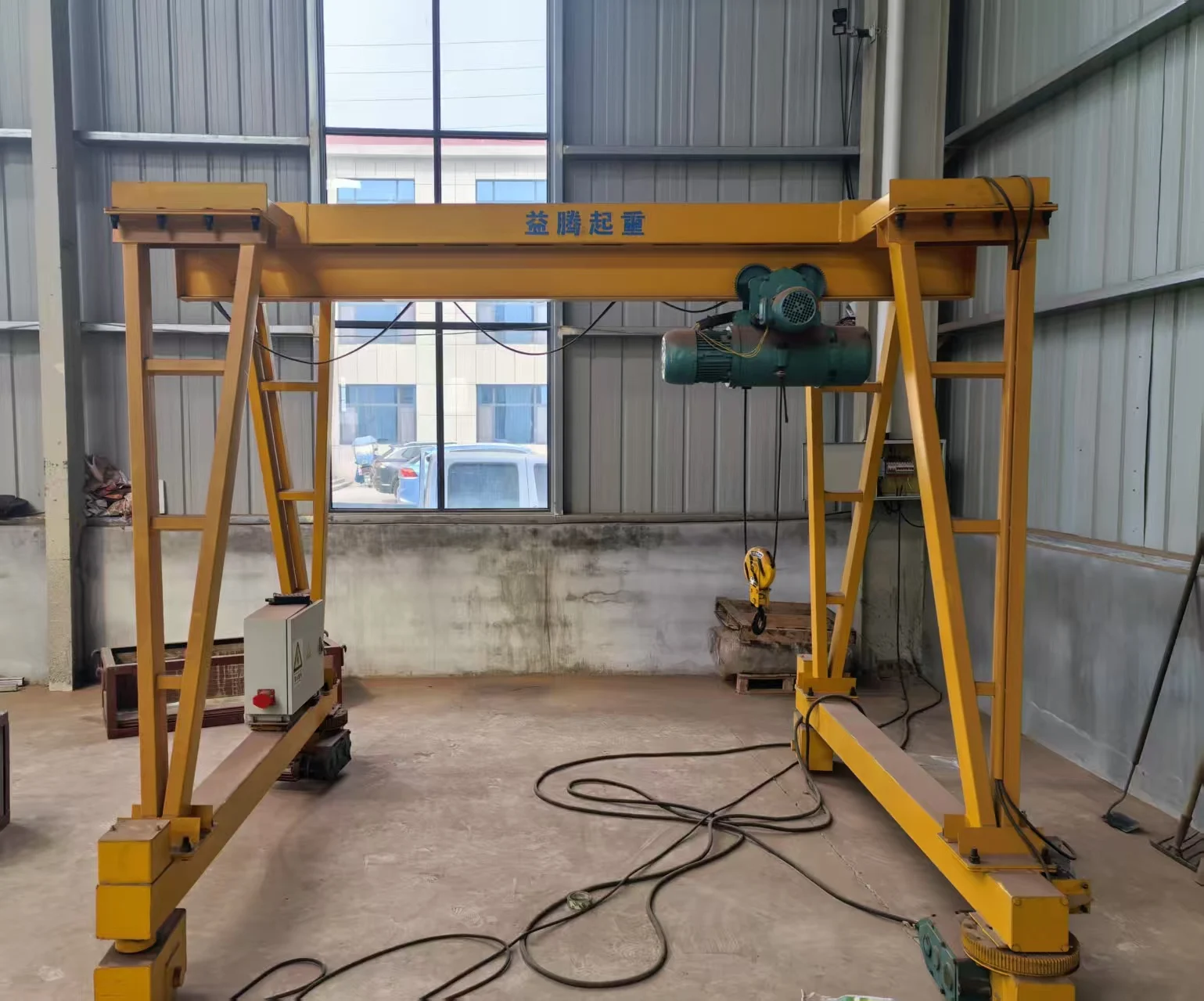 2 Ton Universal Indoor Outdoor Gantry Crane, Portable Mobile Frame & High Stability Power Component For Multi-Scenario Use