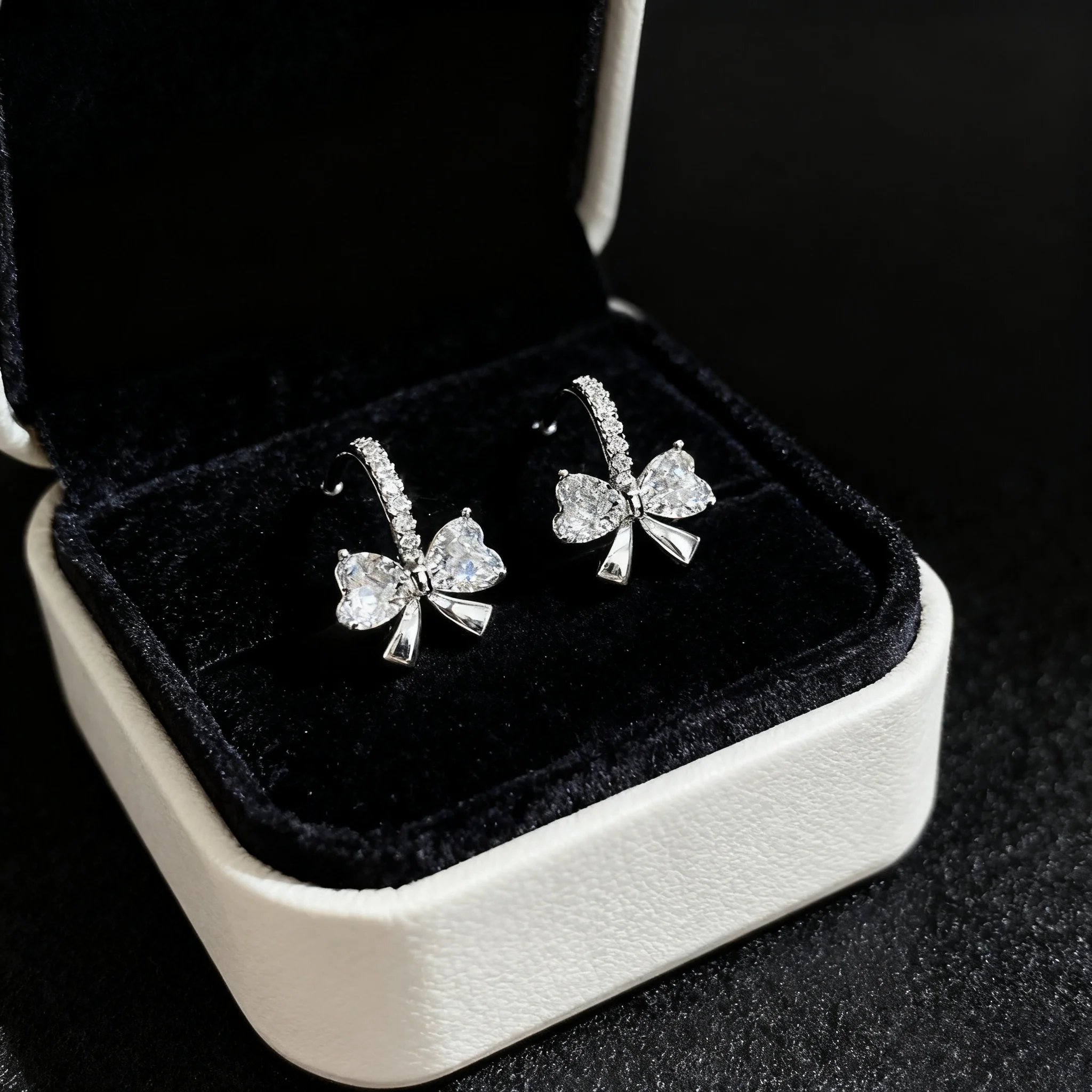 

Новые хит продаж, серьги с блестящим цирконием и бантом, популярные бутиковые ювелирные аксессуары, подходящие для очаровательных женских подарков на свадьбу