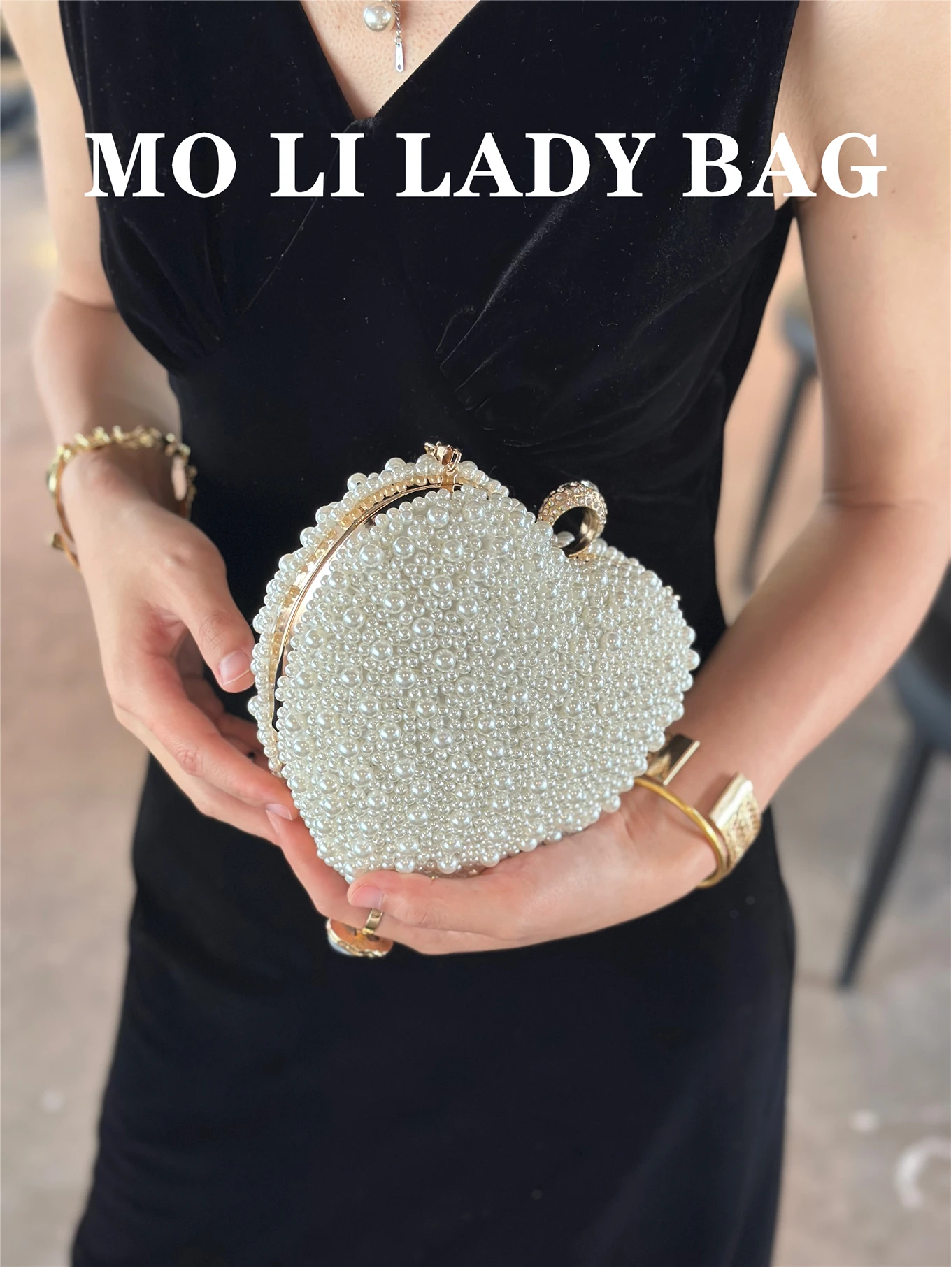 Retro Pearl Heart Shaped Handbag Crossbody Bag for Women  Dress Bag Elegant Simple Style Small round  Shape