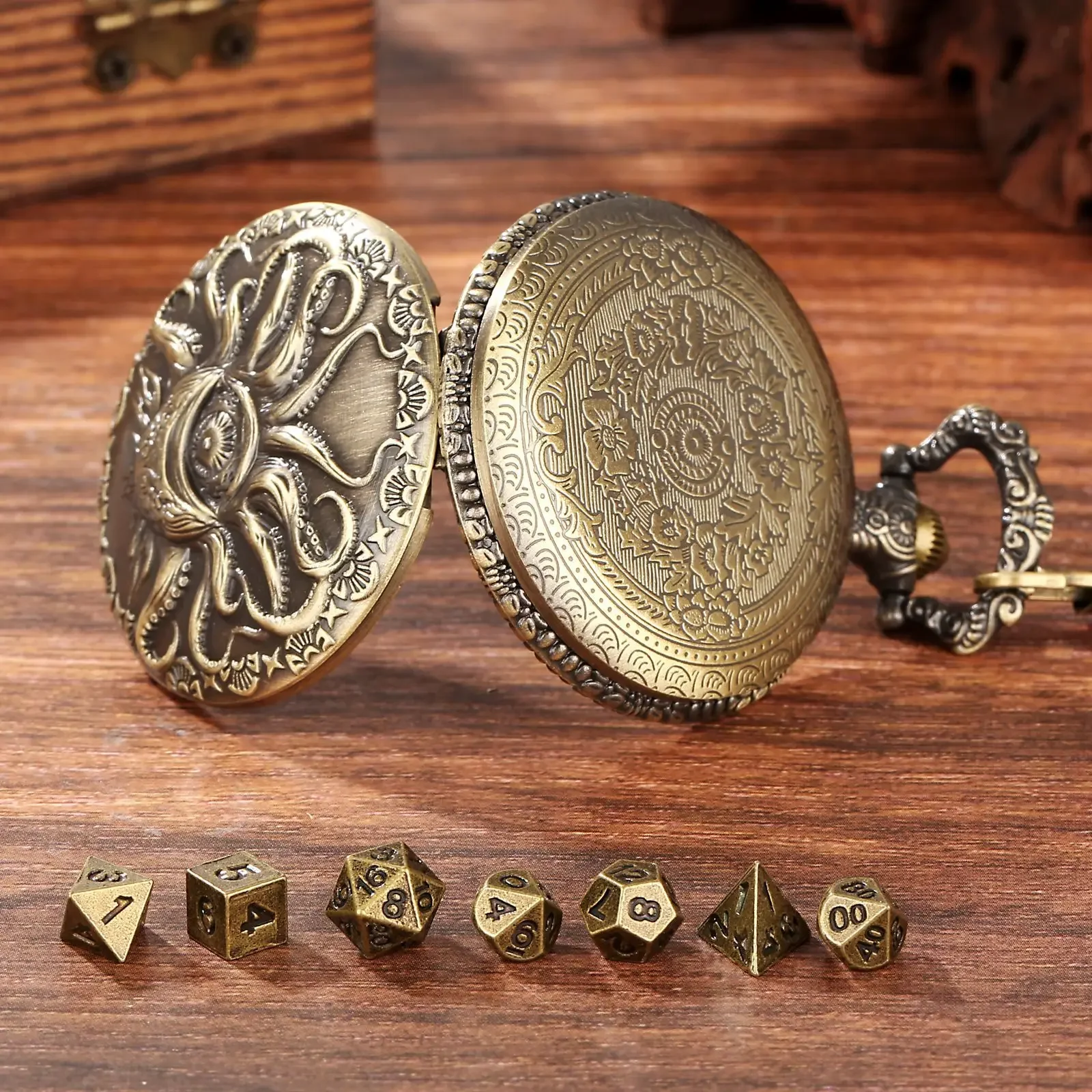 Octopus Metal Dice Case Vintage Cthulhu Pocket Watch DND Dice One eyed Octopus Pocket Watch box Dice For role playing games
