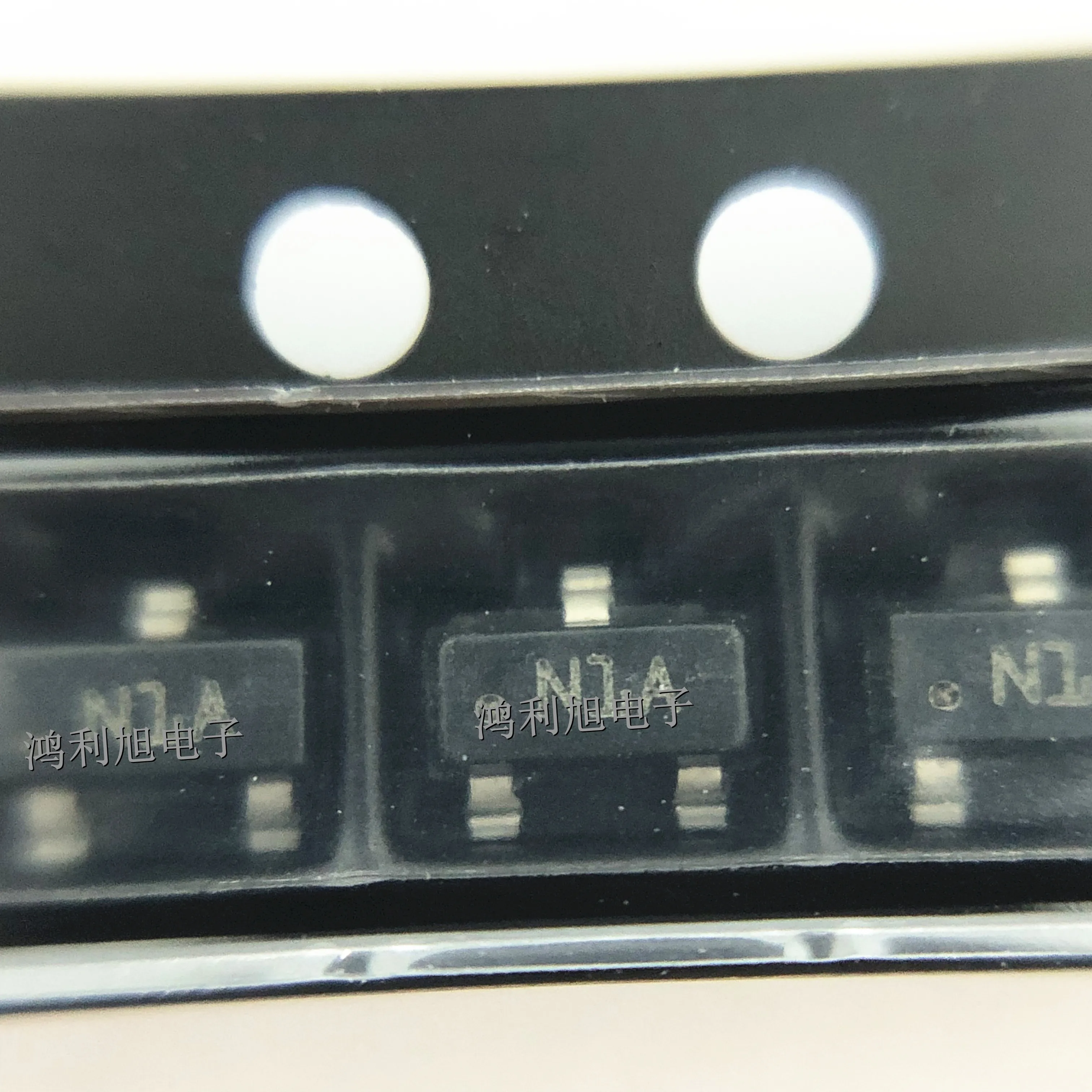 20pcs/Lot LM431CIM3X SOT-23-3 MARKING;N1A Voltage References 100mA 36V Operating Temperature:- 40 C-+ 85 C
