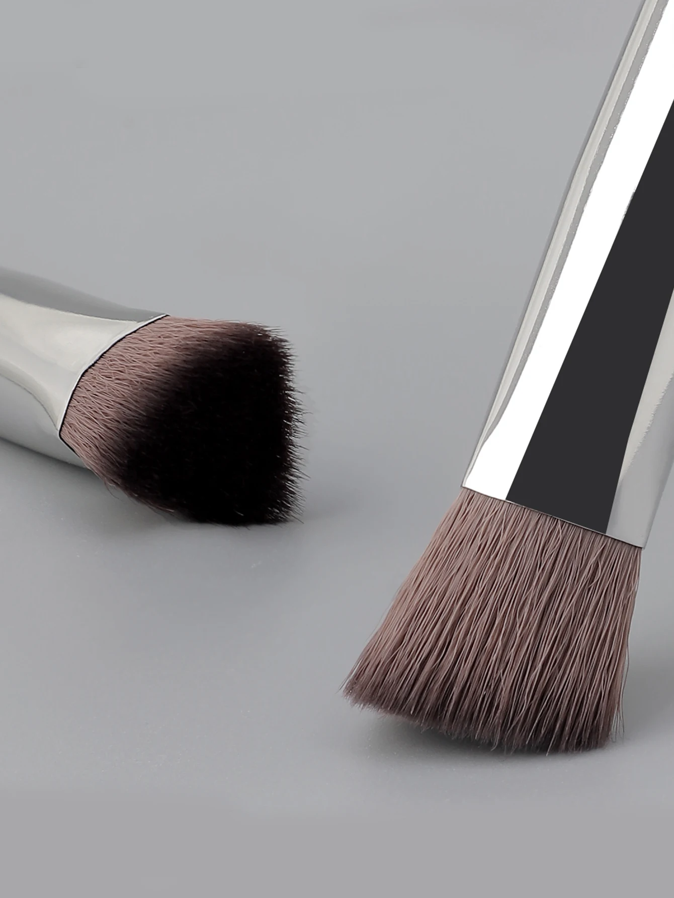 1개 언더 아이 컨실러 메이크업 브러쉬, 블렌딩, 컨실링, 컨투어링 메이크업을 위한 각진 화장품 브러쉬, 블랙