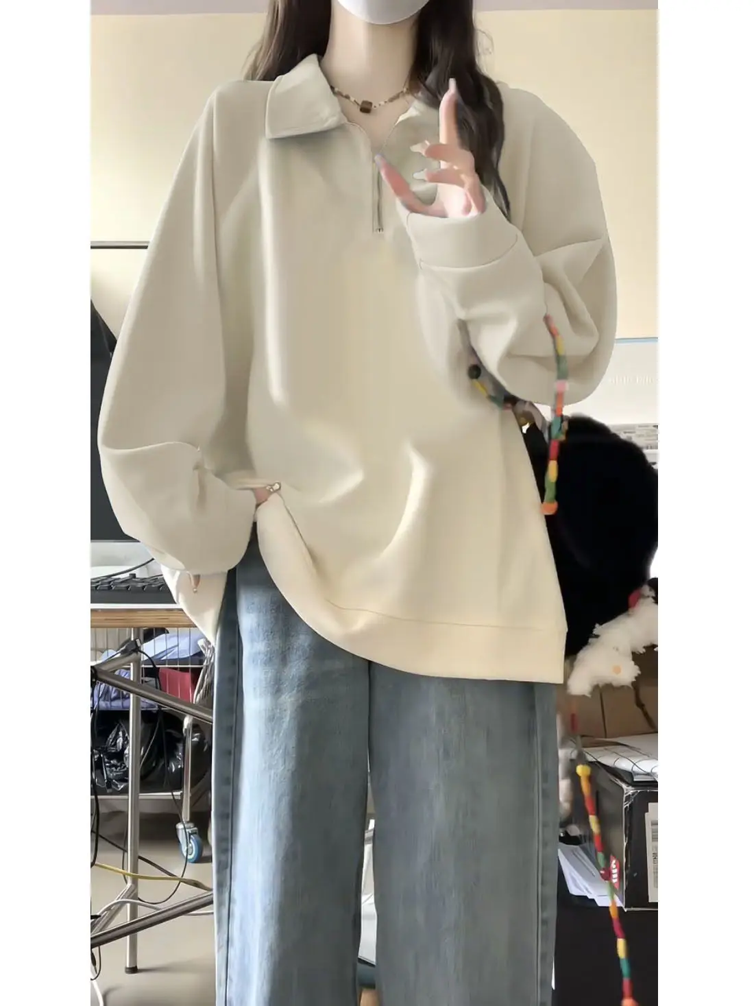 スウェットシャツ 女性用 オルタナティブな服装 柄入り プリント入り スタイリッシュ ブラック グレー スケートボード ポケット 幾何学模様 ニット生地 わずかに