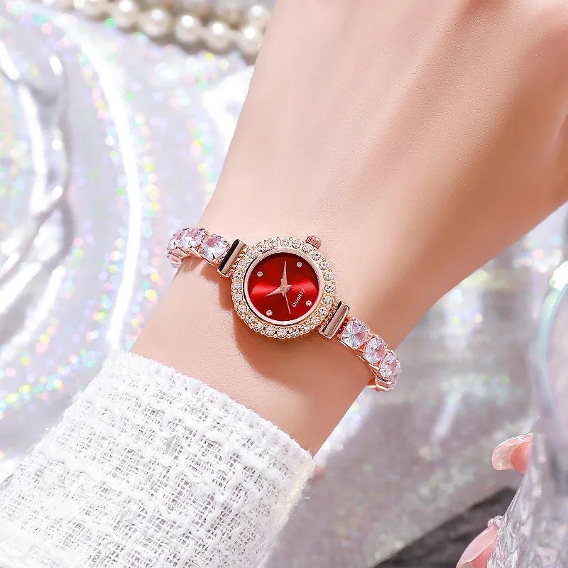 

Pigeon Egg Rhinestone Thin Belt Twist Chain Diamond Round Ladies Watch Free Adjustment Bracelet Watch Female Quartz Watch