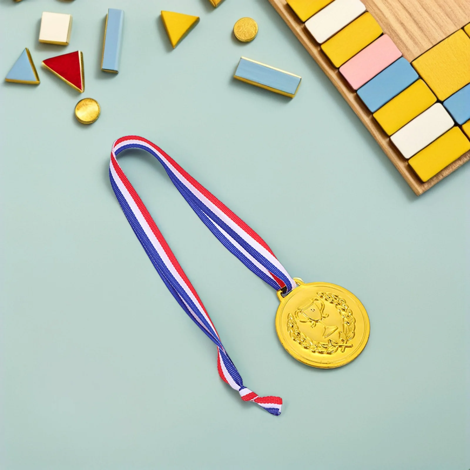 Рисунок 3 - золотые спортивные медали для легких вечеринок