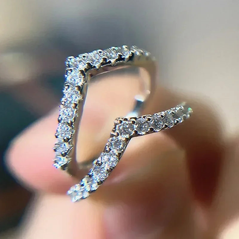 2026 Fashion V-shaped Women's Ring Crystal Cube Zirconia Elegant Simple Fashion Style Elegant Accessories Jewelry