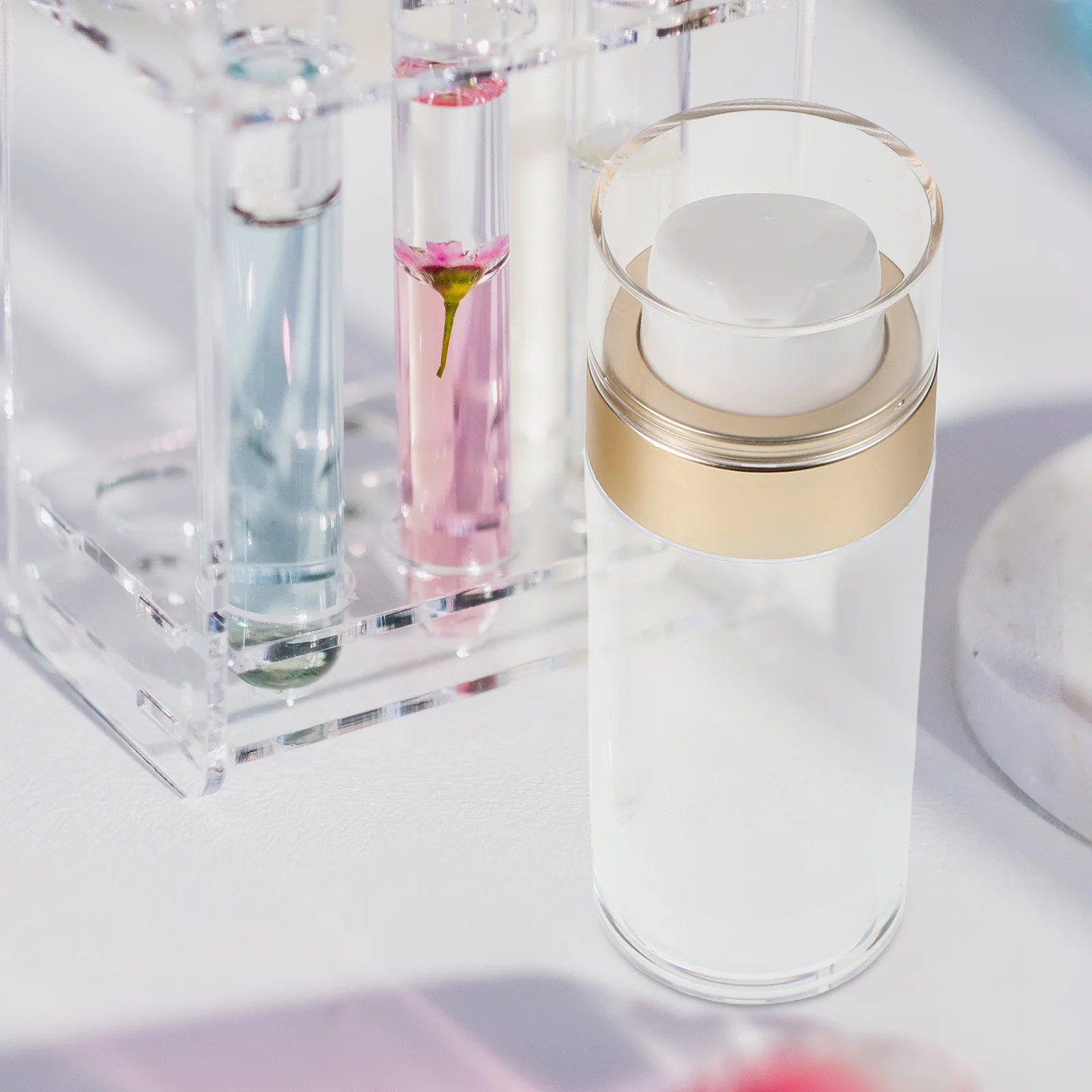 

2Pcs Airless Pump Bottles 30Ml 50Ml Travel Size Lotion Dispenser Moisturizer Container Portable Skincare Containers Refillable