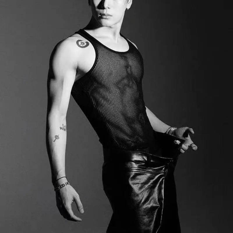 Kamizelka męska sportowa z wycięciem i dopasowanym krojem oraz dolną koszulą w kształcie litery I Obcisła elastyczna kamizelka Joker bez rękawów Męski tank top — zdjęcie 3