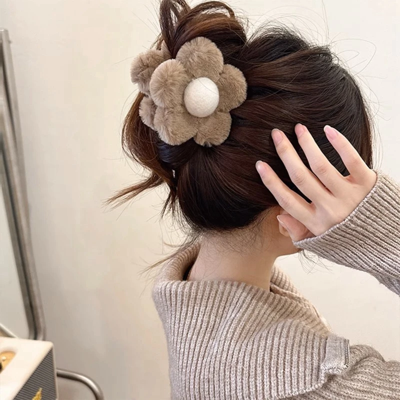 Colorblock Plush Flower Hair Claw Large Clip Simple Barrettes Crab Hair Clips Hairgrips Autumn Winter Hair Accessories