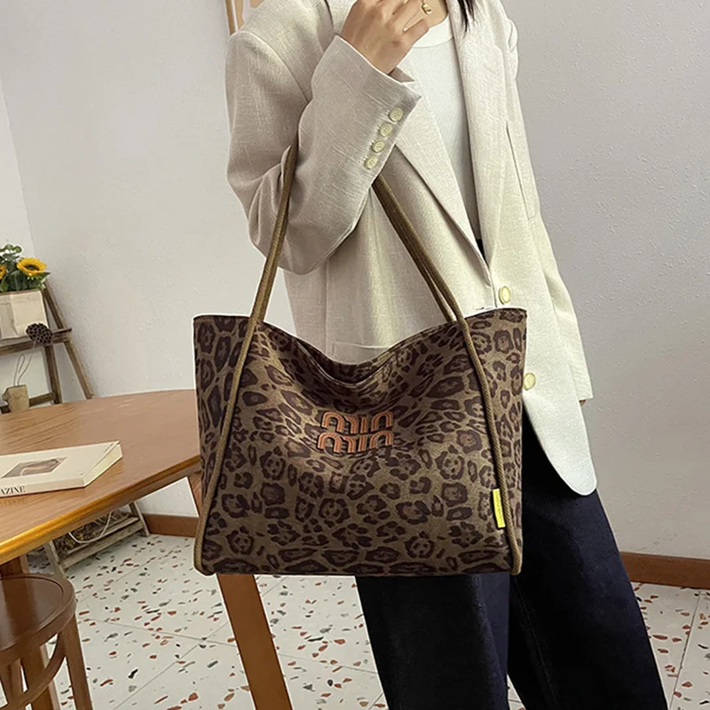 Leopardo impressão grande sacola feminina outono designer casual ombro saco de compras senhoras commuter axilas grande capacidade