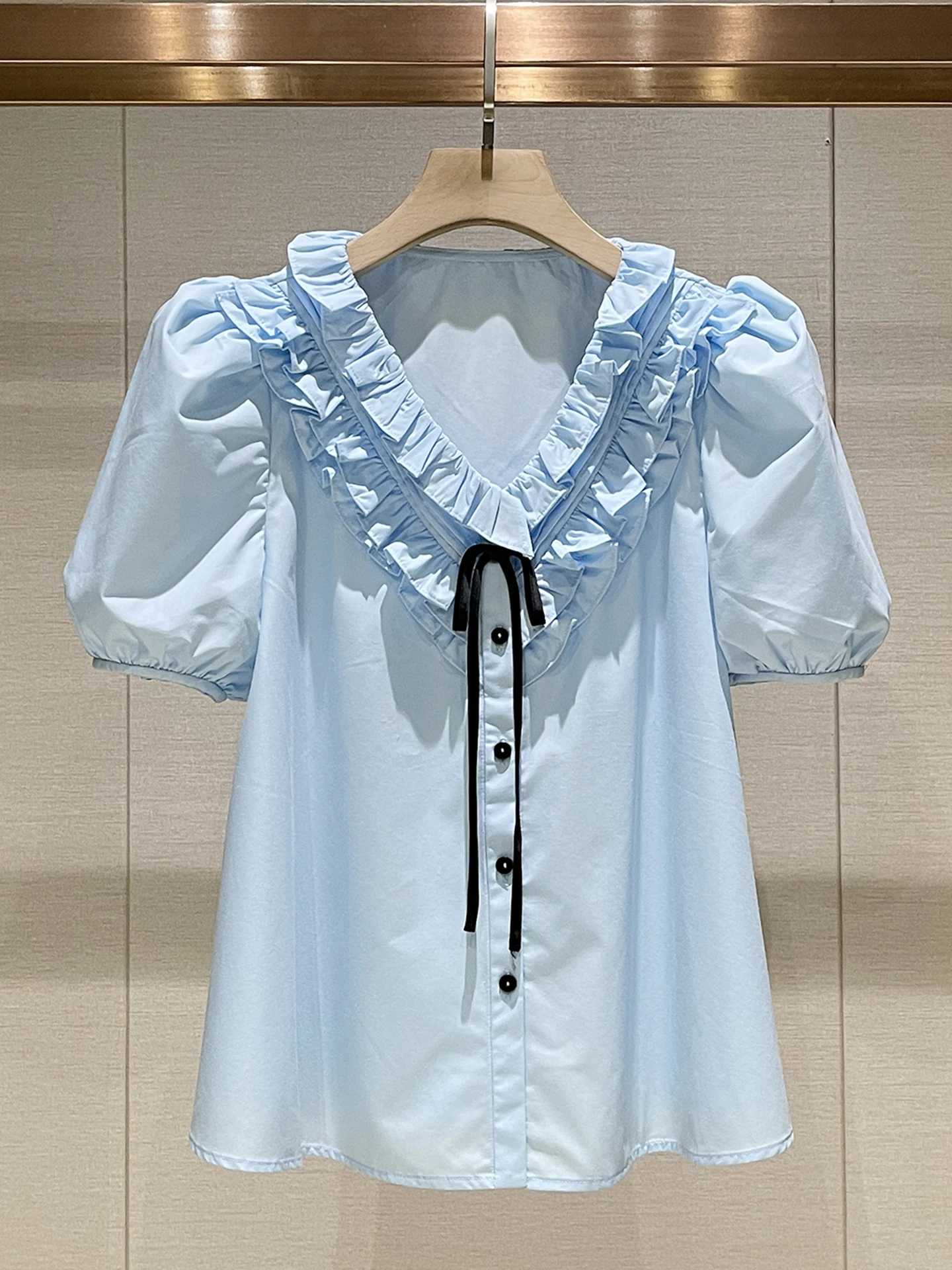 

Синяя женская рубашка свободного кроя, премиум-класса, весна 2026, новый стиль, с рукавами-фонариками, V-образным вырезом, топ с завязками, роскошная, дышащая