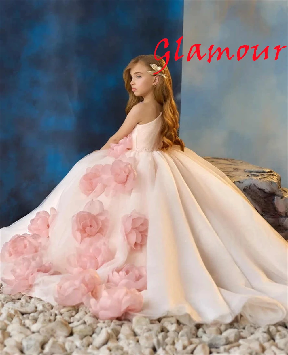 Vestido de noche de tul rosa moderno personalizado, vestido de fiesta Formal sin tirantes con un hombro, tren capilla, flores, vestidos para ocasiones a medida