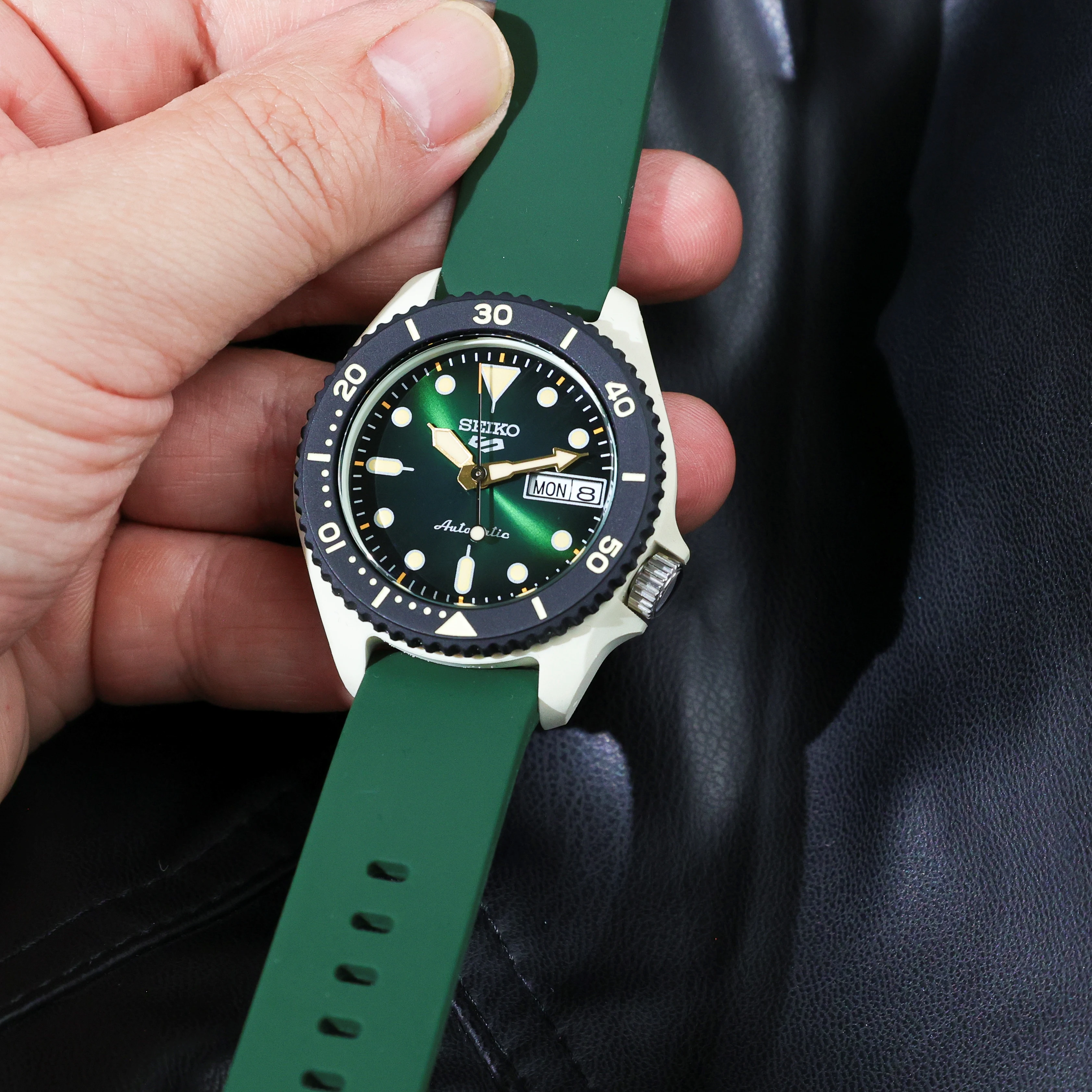 الأصلي الجديد SEIKO 5 ساعة رجالية ساعات آلية أوتوماتيكية 100 متر مقاوم للماء ساعة رياضية مضيئة SRPG79K1