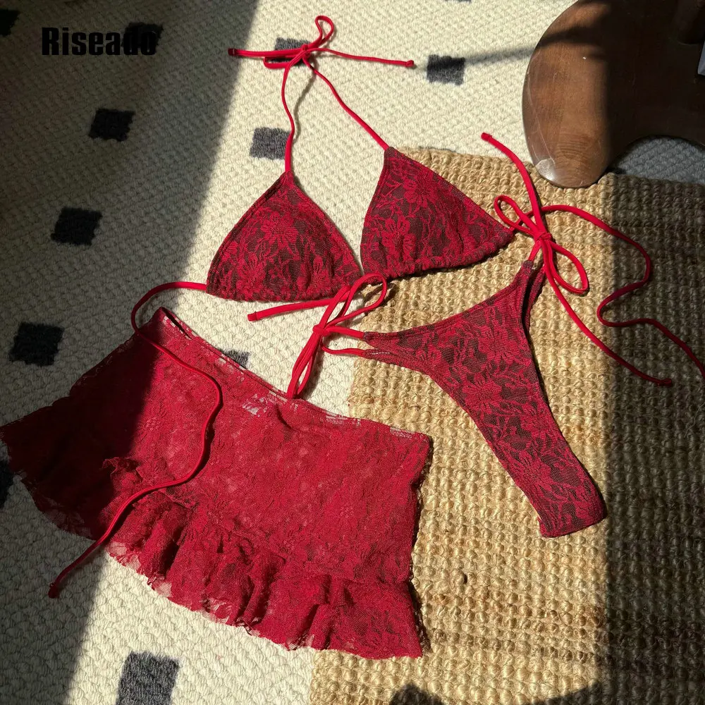 Damen-Bikini-Set mit Häkelspitze, bezaubernd, sexy, 3-teilig, String-Tanga-Badeanzug mit Rock, brasilianischer Biquini
