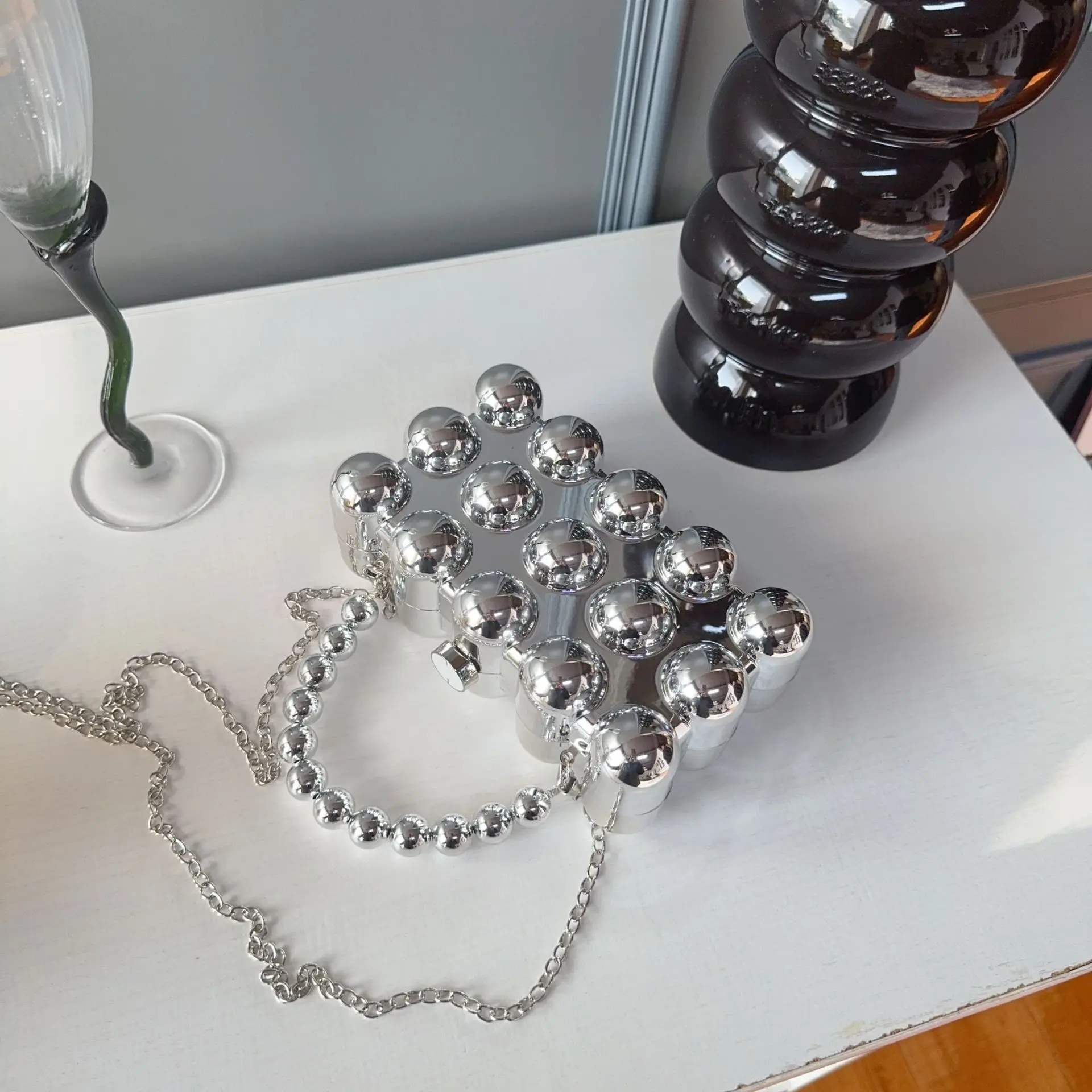 

Новая золотистая глянцевая акриловая сумка ярких цветов, маленькая квадратная сумка через плечо Ele Commuter Sle Lo Bule с застежкой для ежедневного использования